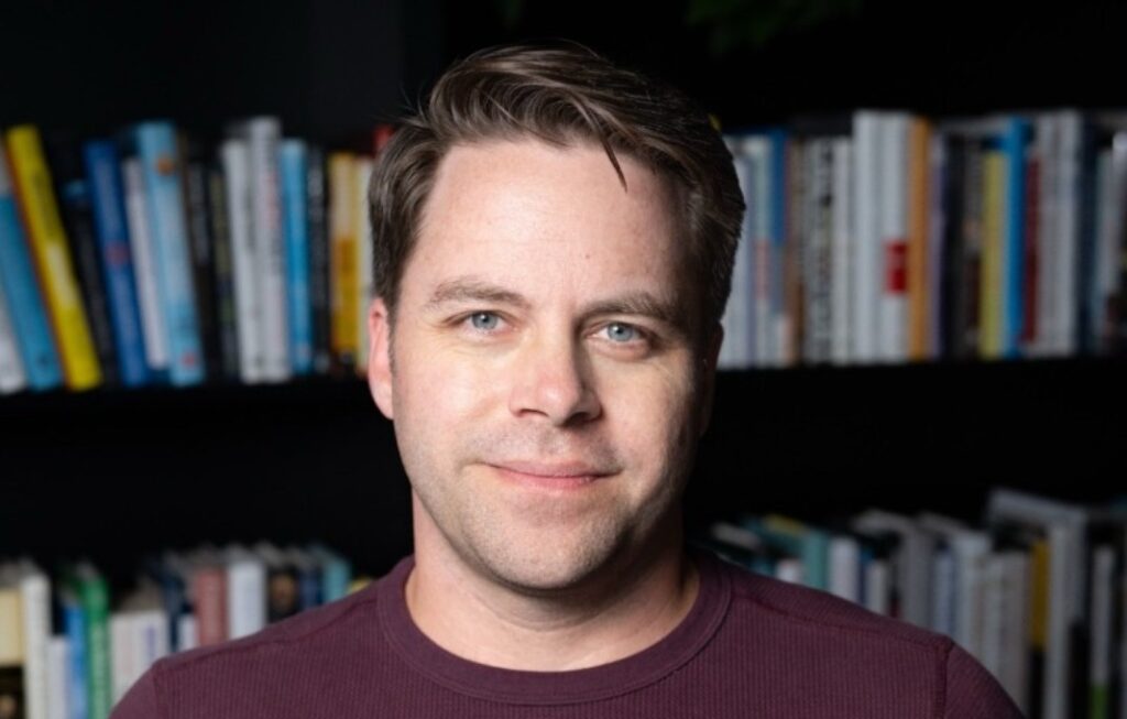 Donny Hoye headshot